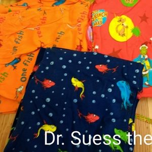 NEW Dr. Suess themed men's pj.